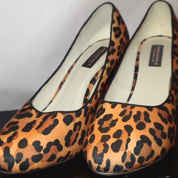 Wild Glamour: Leopard Print Pumps with Red Bottom Sole - Picture 1 of 5
